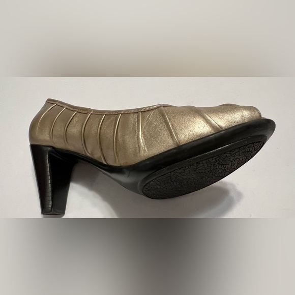 Nurture Women’s Size 7.5m Gold Peep Toe 3inch Heels - Picture 14 of 14